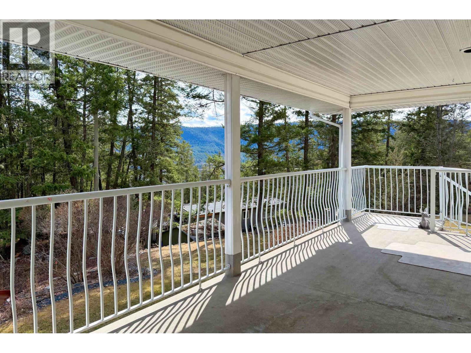 311 LEXINGTON ROAD - 26