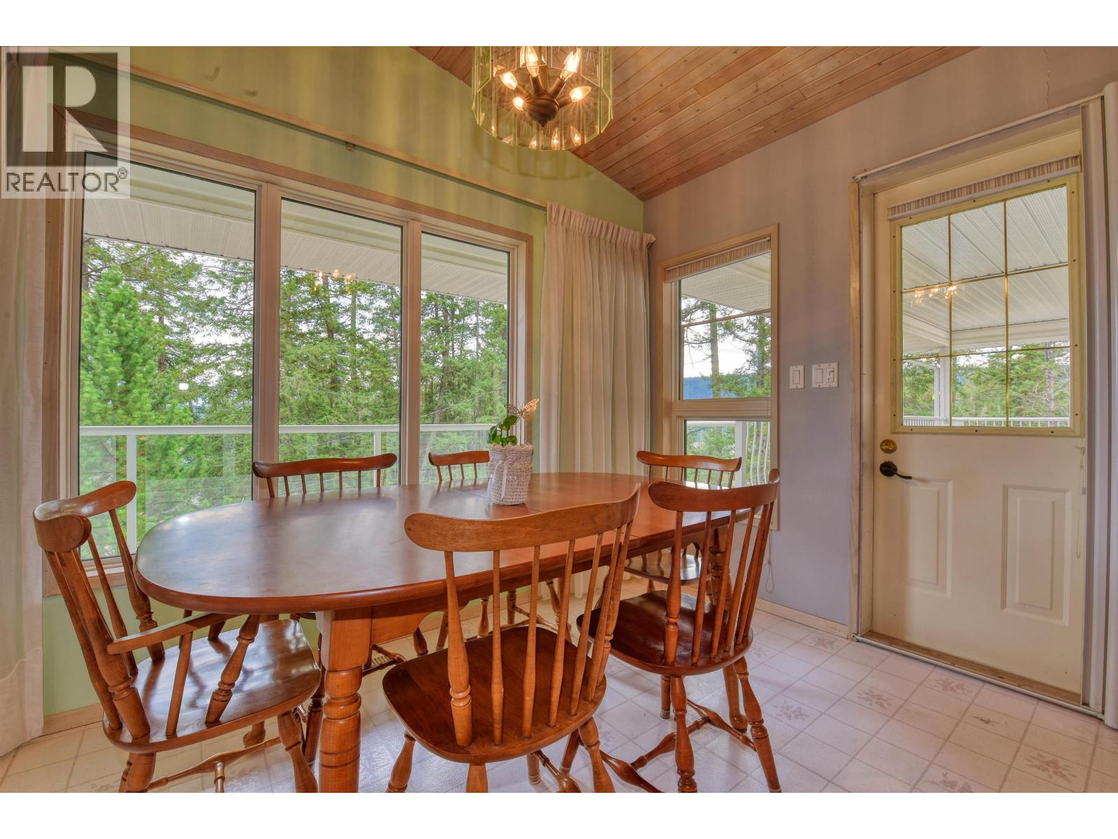 311 LEXINGTON ROAD - 5