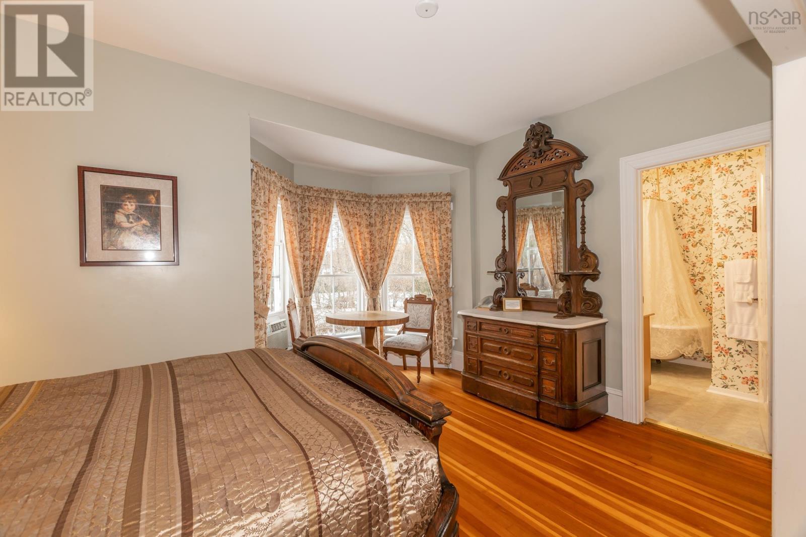 Property 20 of 49 of 519 St George Street