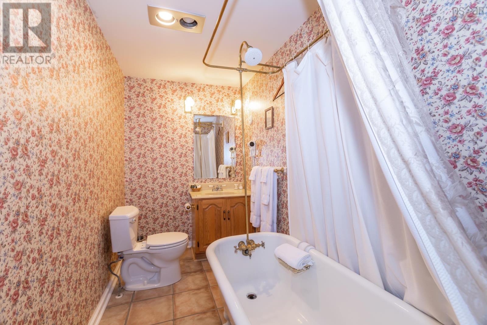 Property 21 of 49 of 519 St George Street