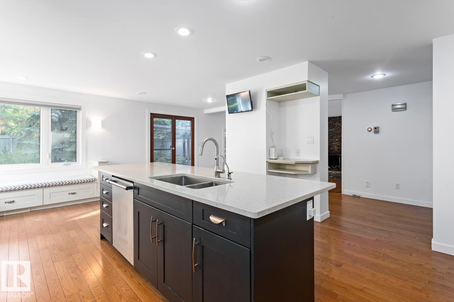 239 WAKINA DR NW, Edmonton