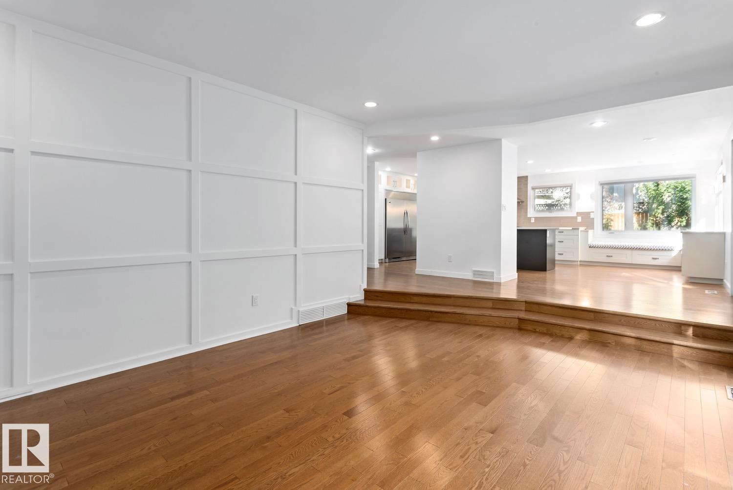 239 WAKINA DR NW, Edmonton