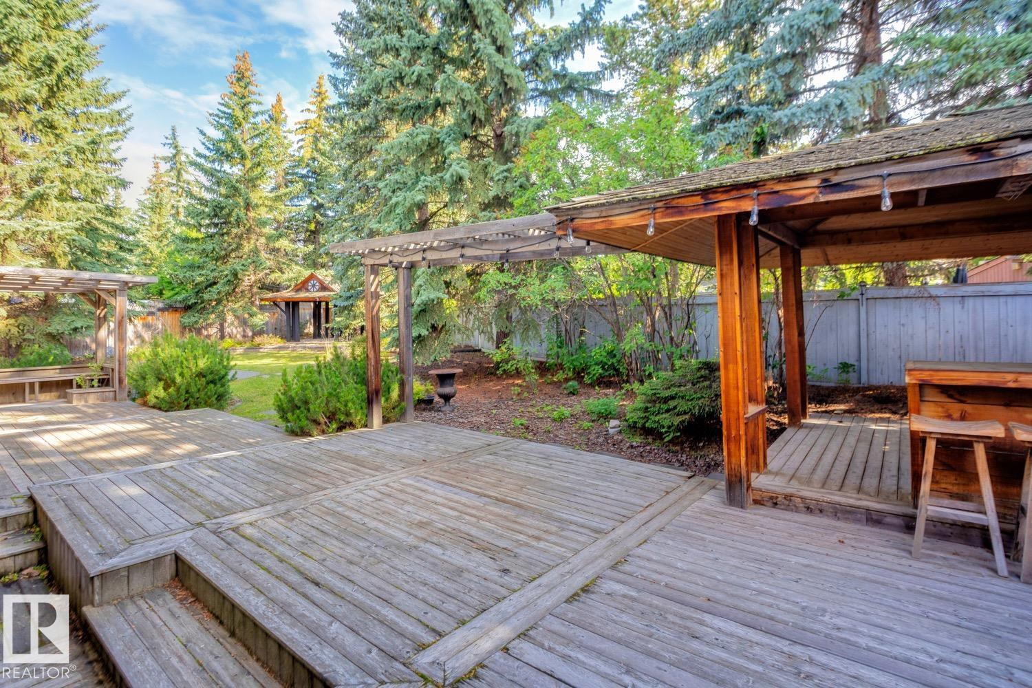 239 WAKINA DR NW, Edmonton