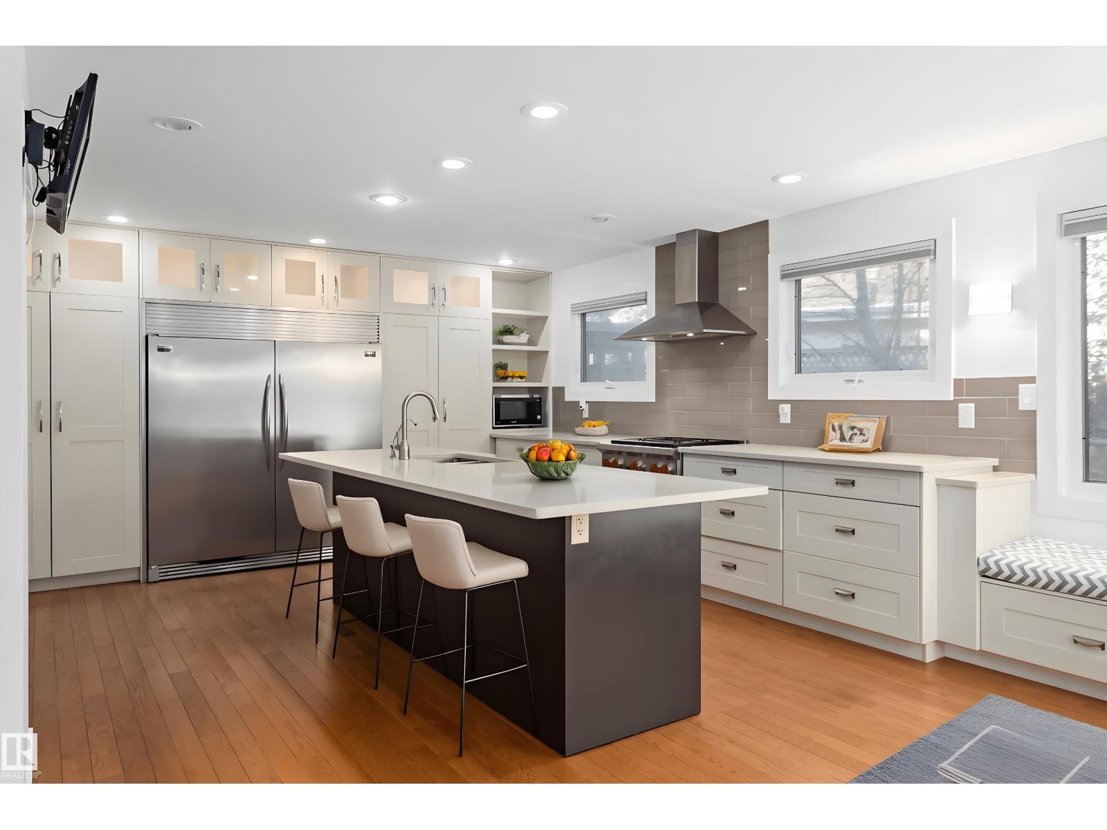 239 WAKINA DR NW, Edmonton