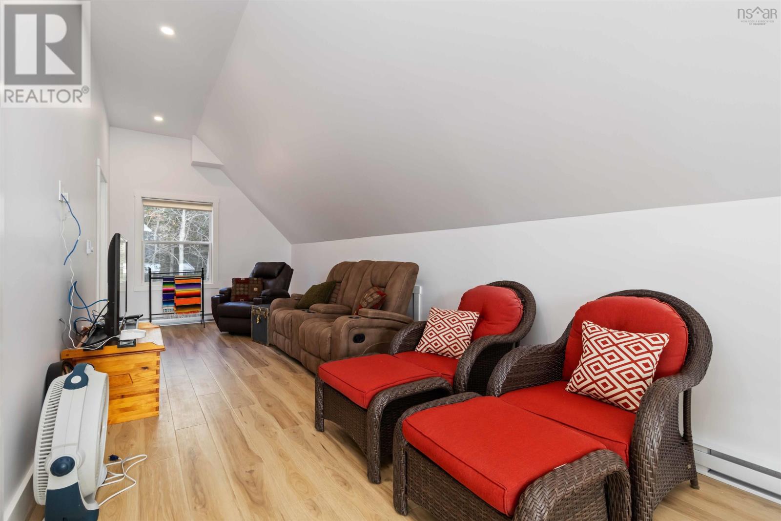 Property 16 of 35 of 13512 Highway 3