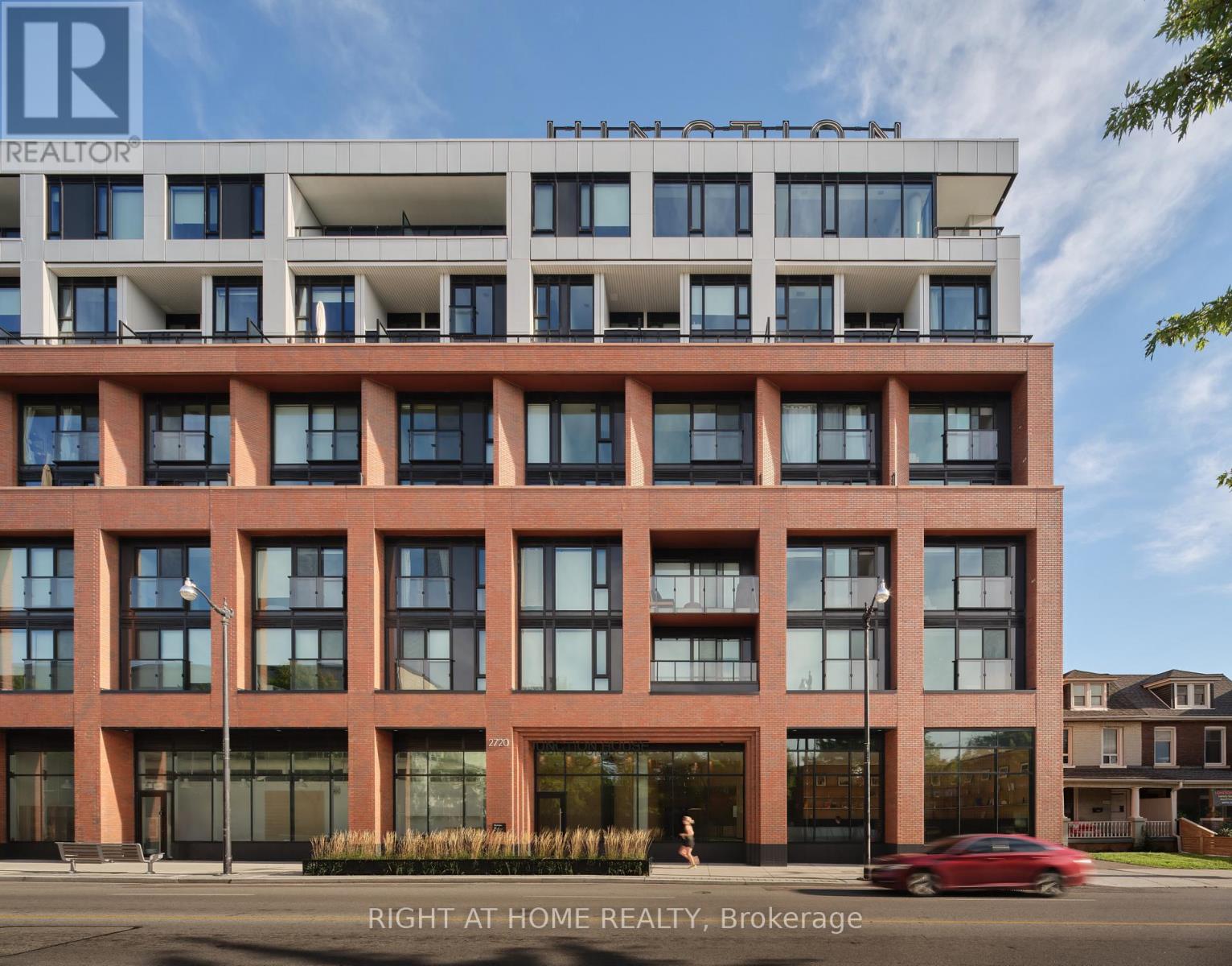 #607 2720 DUNDAS STREET W - 1