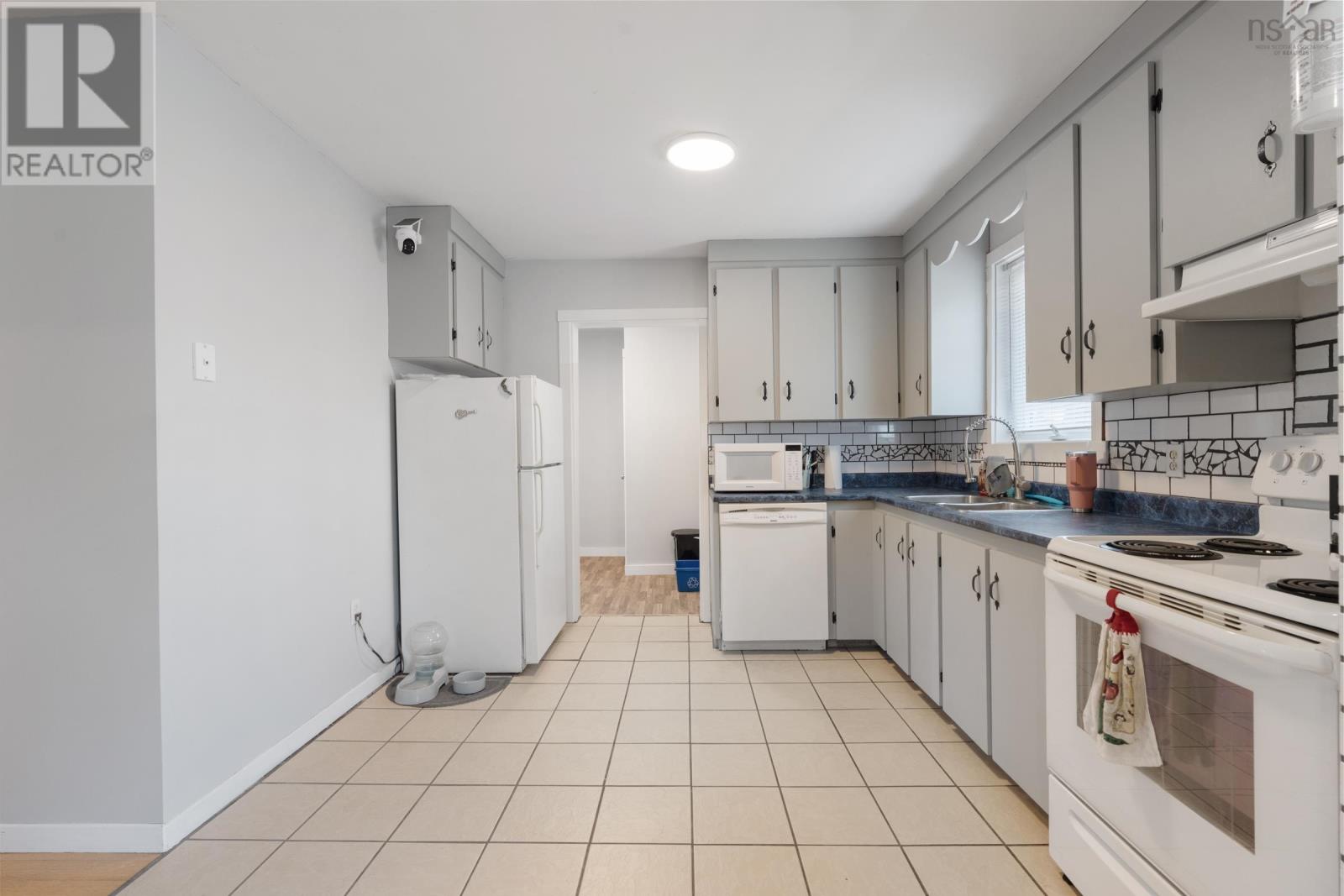 Property 22 of 46 of 39 Oakridge Road