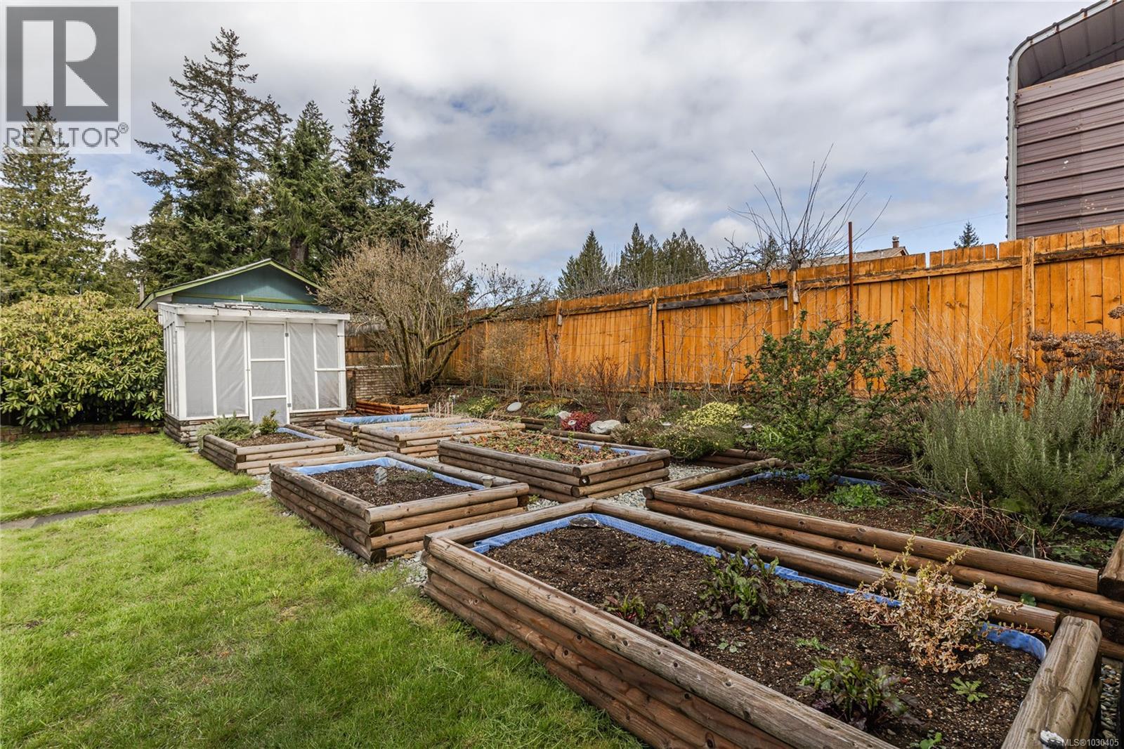 2686 CAMCREST DR - 33