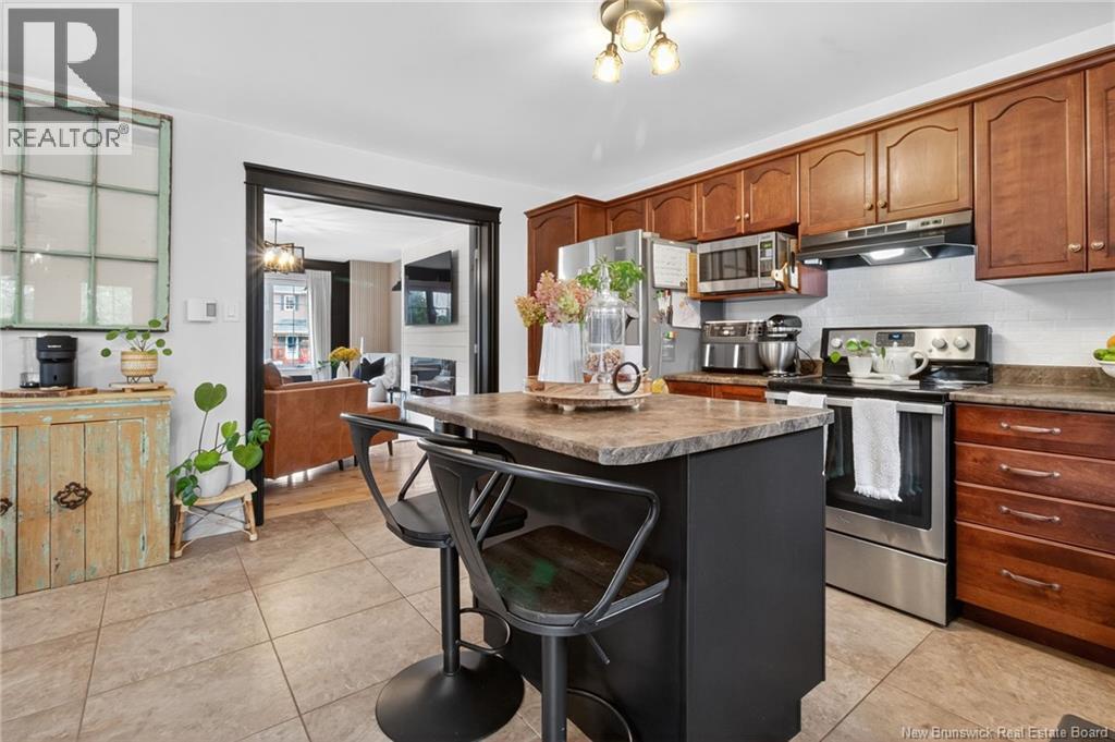 482 TWIN OAKS DRIVE - 18