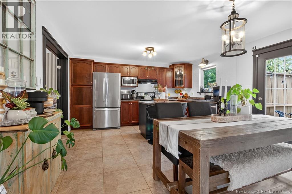 482 TWIN OAKS DRIVE - 22