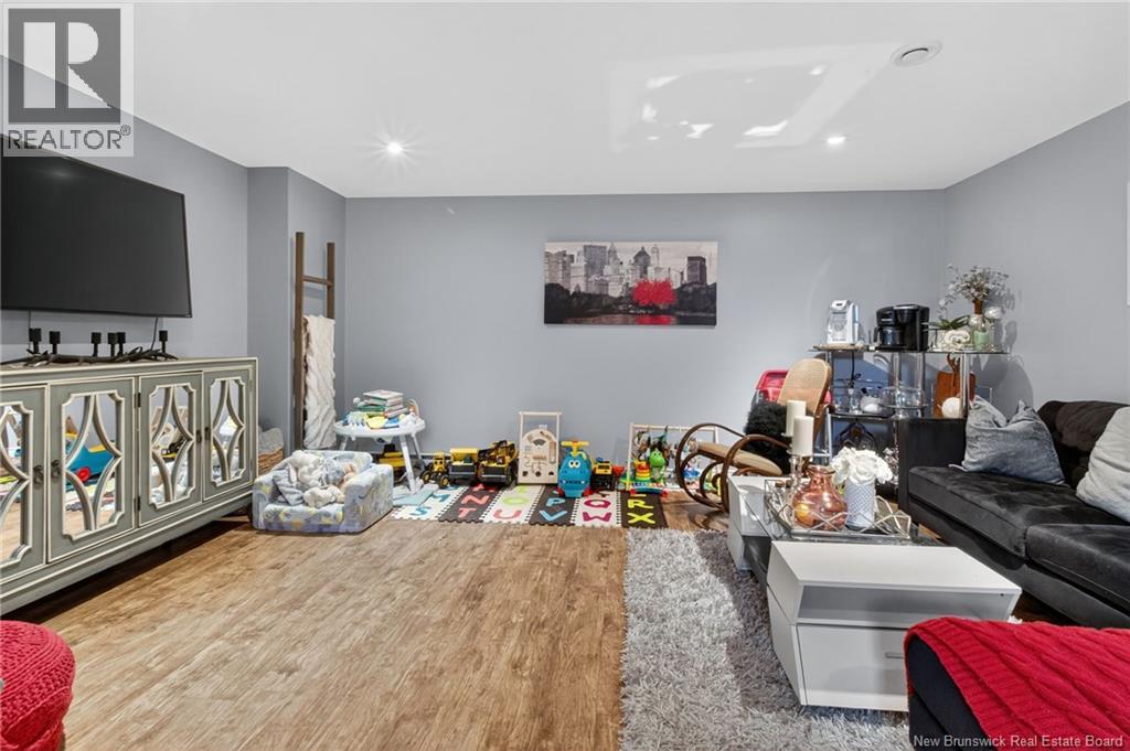 482 TWIN OAKS DRIVE - 29
