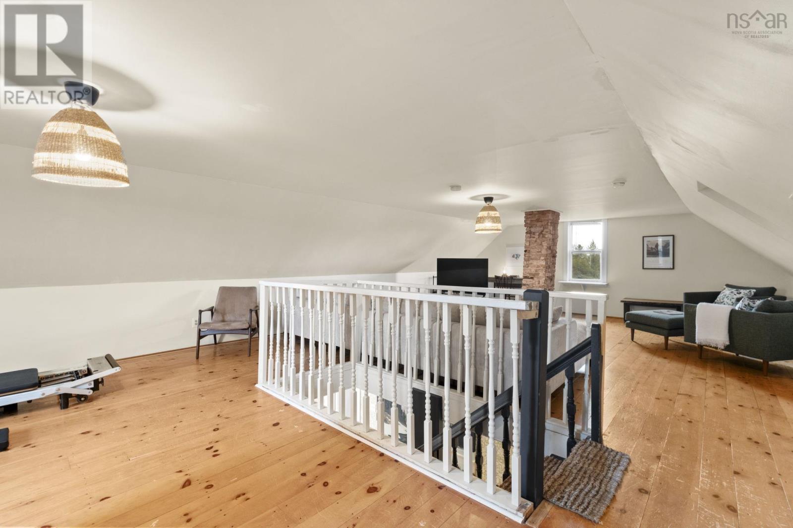 Property 31 of 40 of 493 360 Highway