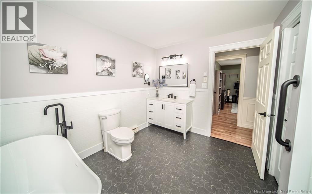 #11 35 Lian Street - 18