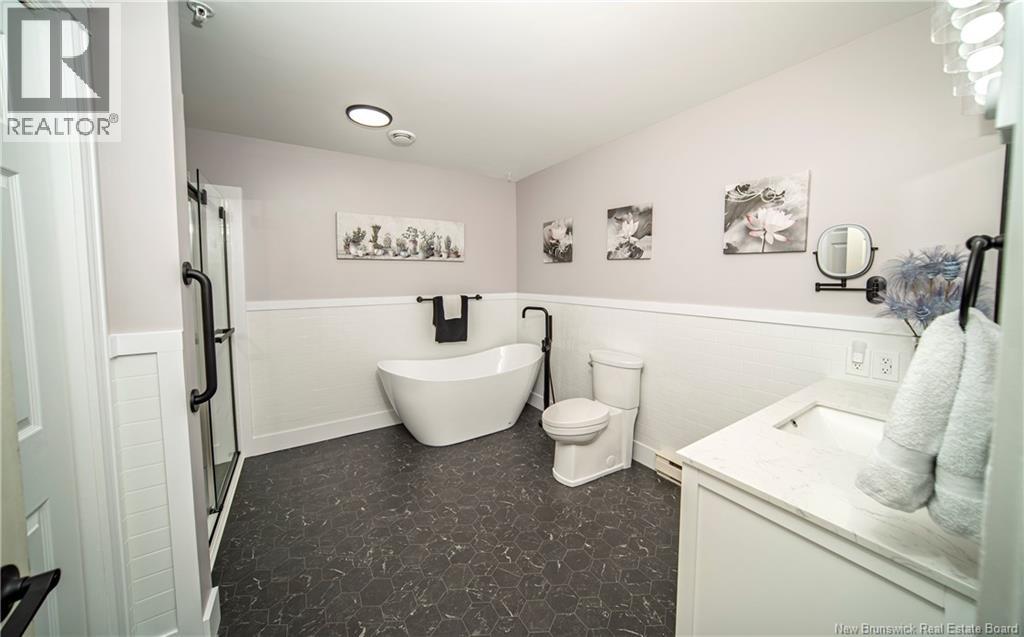#11 35 Lian Street - 19