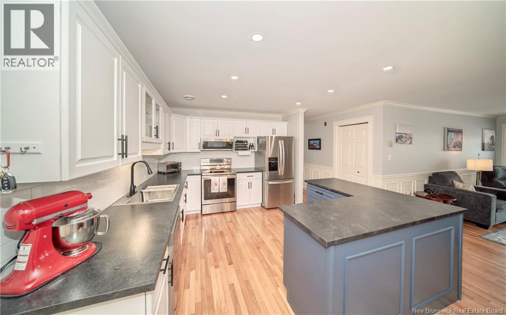 #11 35 Lian Street - Image 2