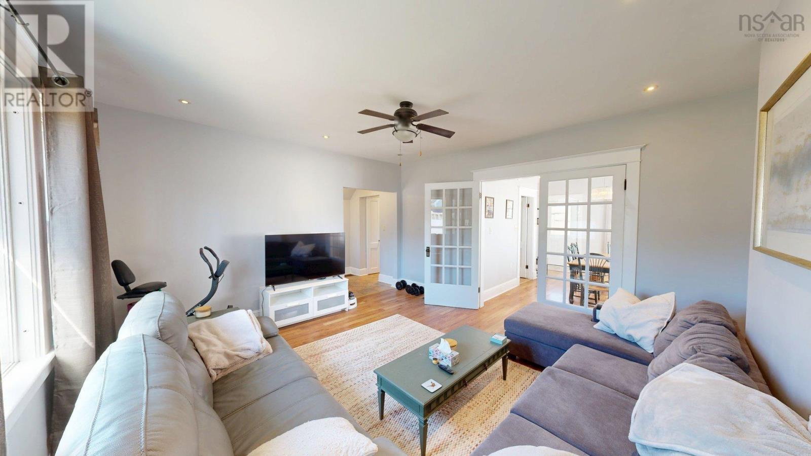 Property 5 of 49 of 1518/1520 Bridge Street