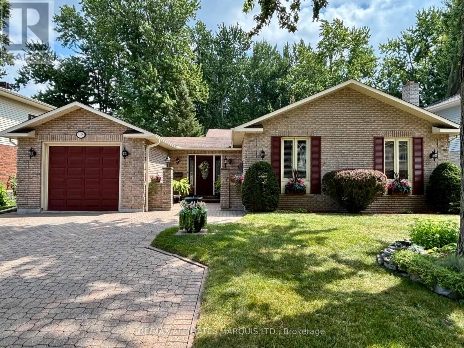 1429 HOLY CROSS BOULEVARD