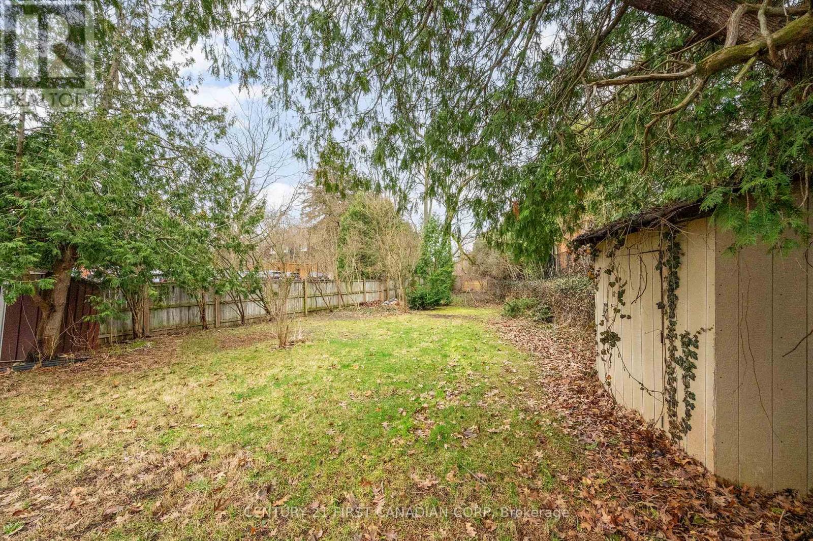 1326 COMMISSIONERS ROAD W Property Photo