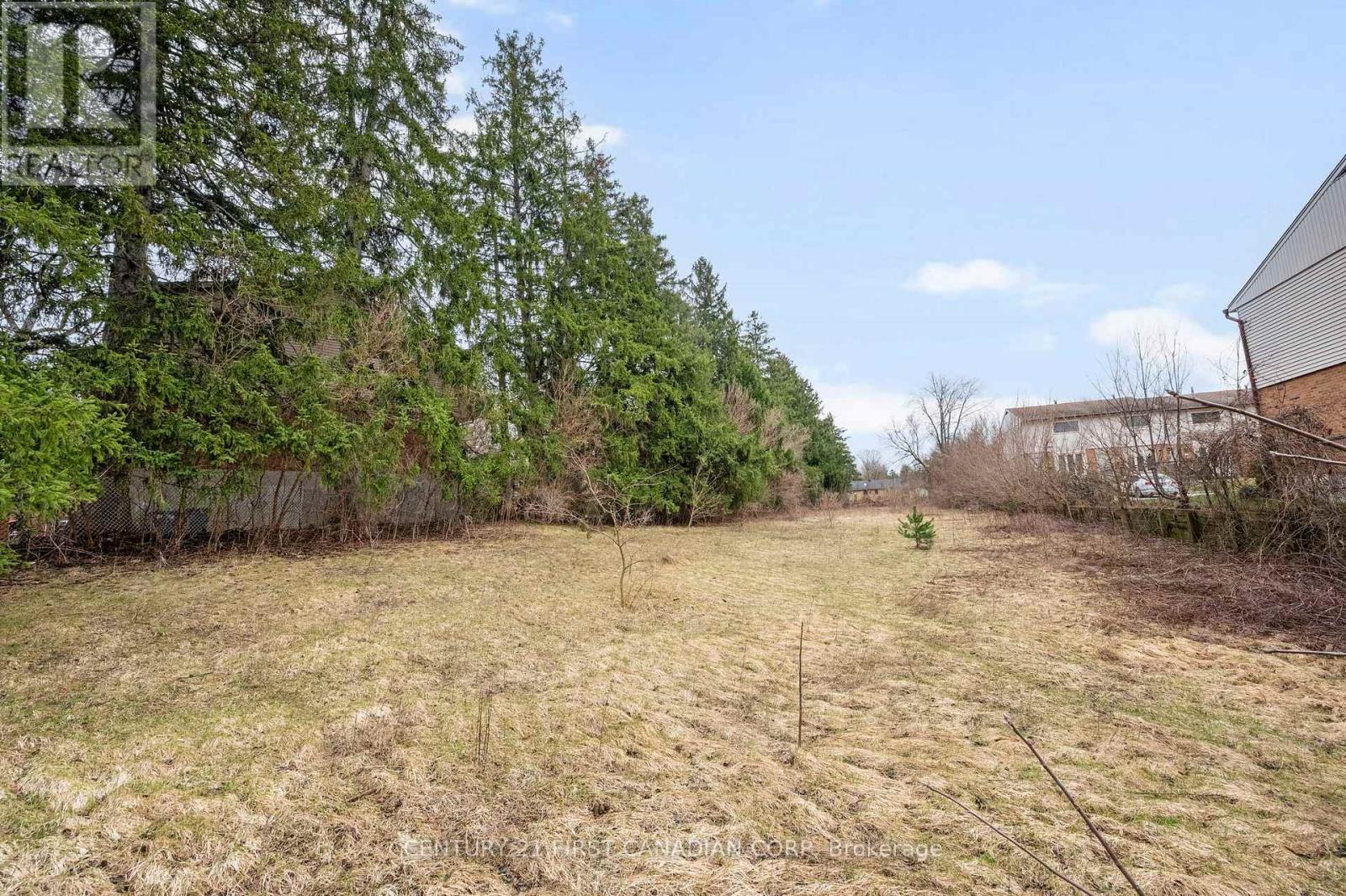 1326 COMMISSIONERS ROAD W Property Photo