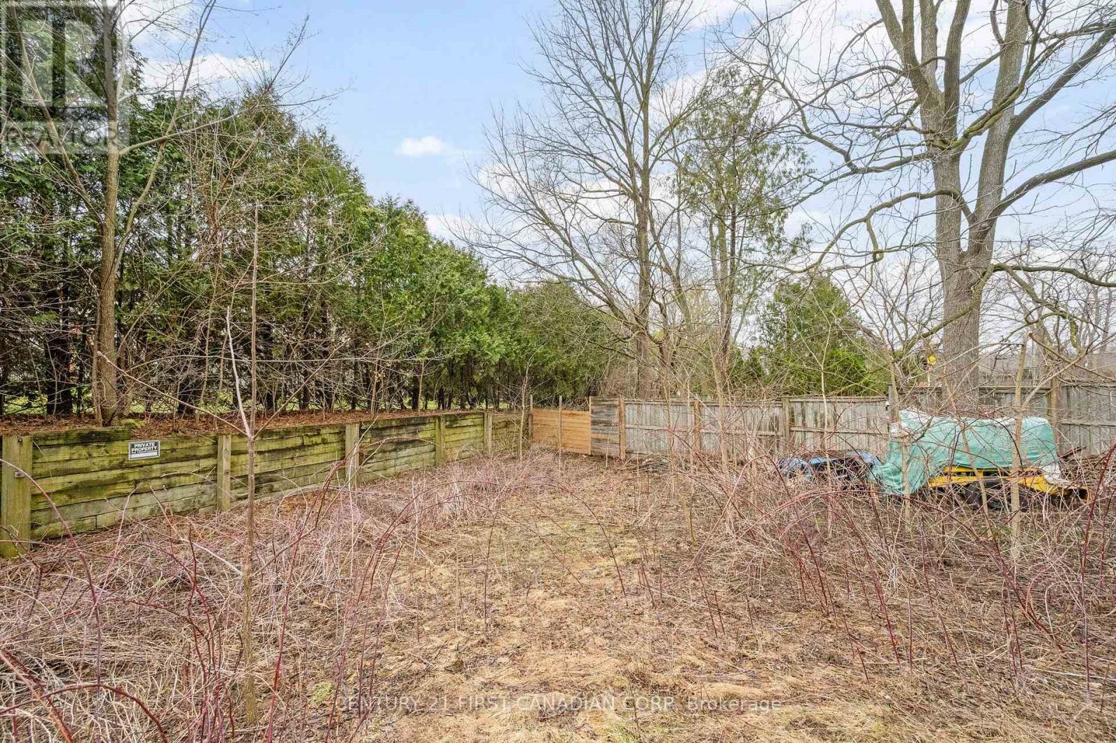 1326 COMMISSIONERS ROAD W Property Photo