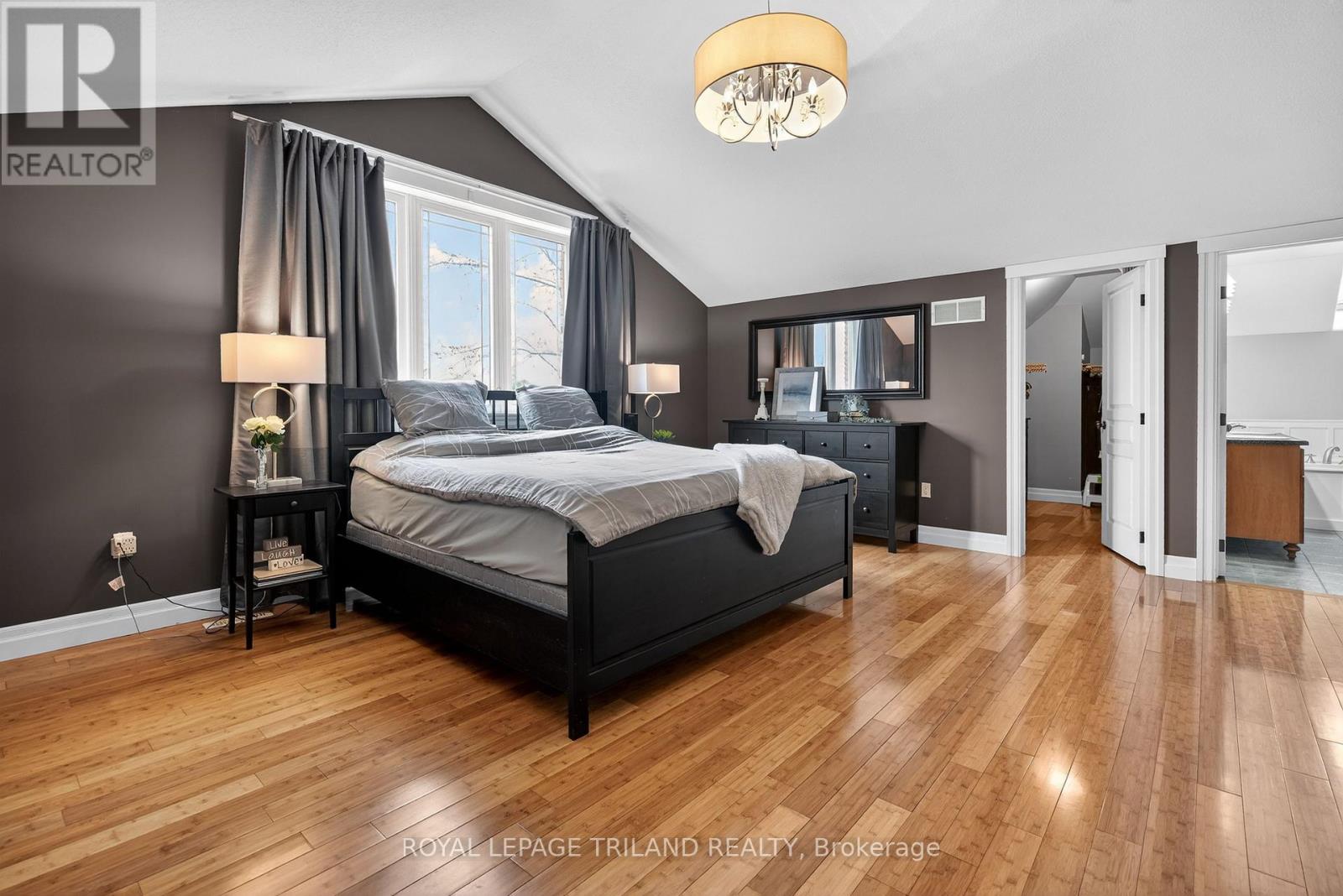 24 EARLSCOURT TERRACE Property Photo