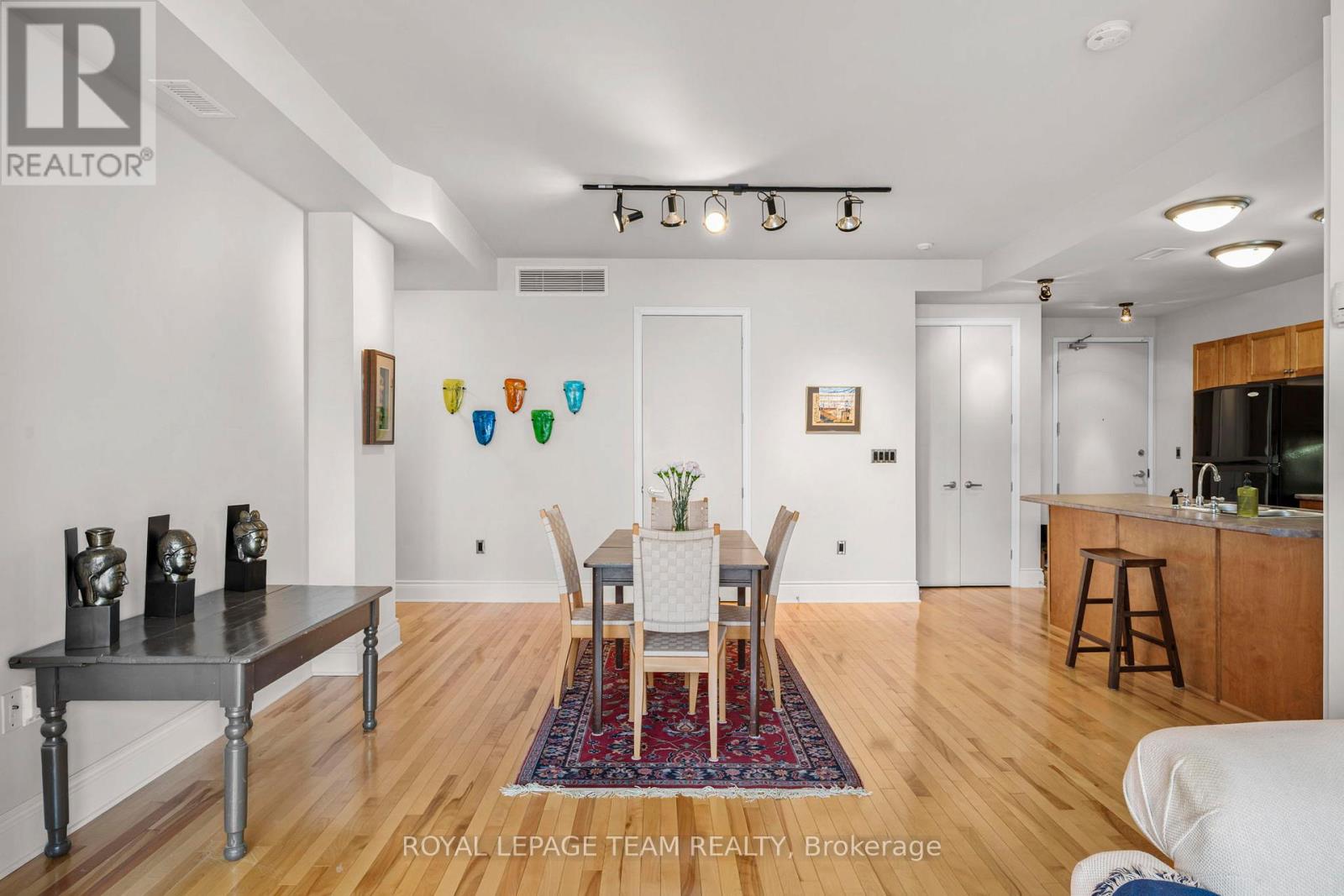 #202 260 BESSERER STREET - 20