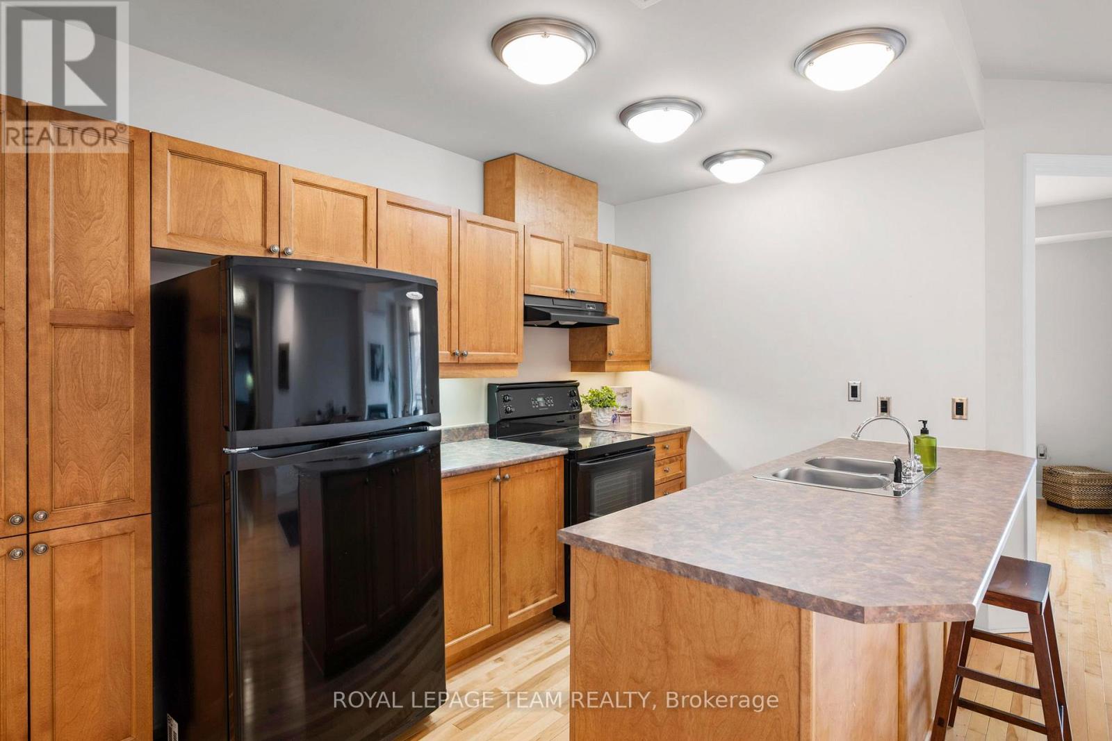 #202 260 BESSERER STREET - 5