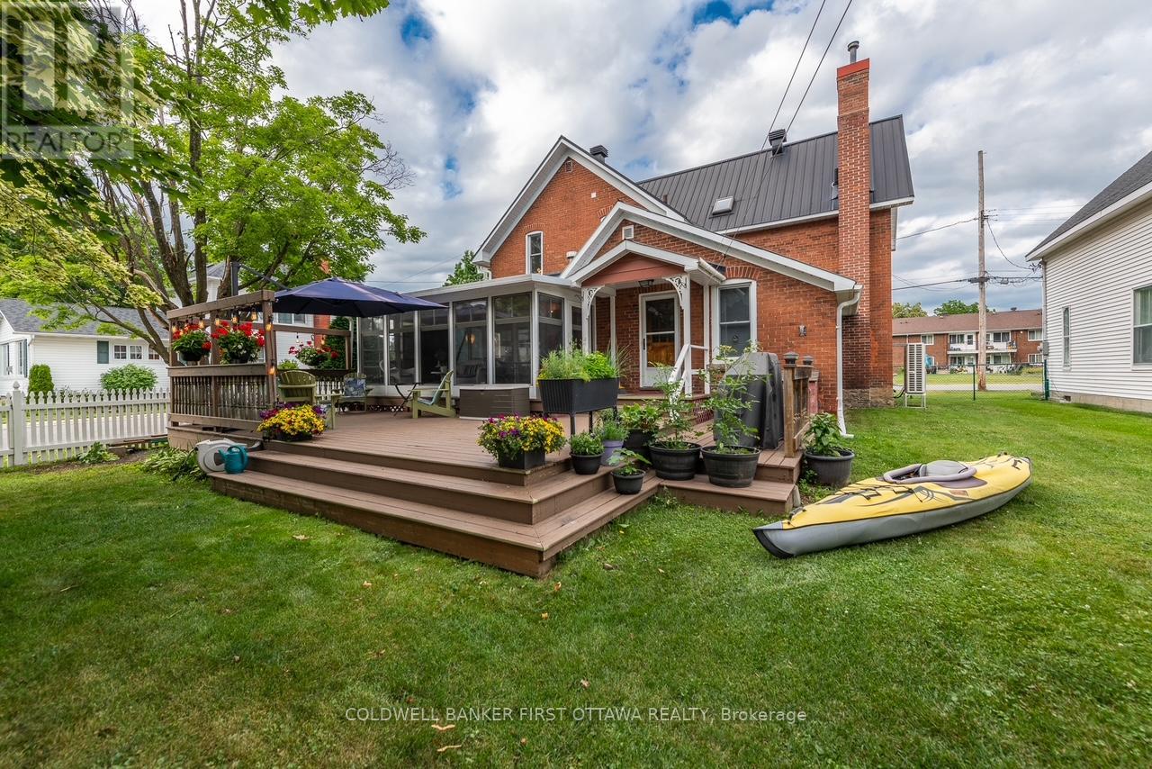 Huge deck for summer lounging and entertaining