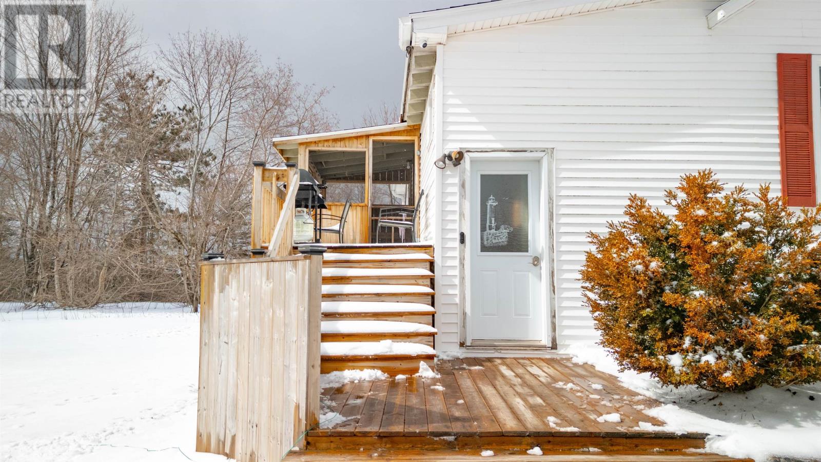 1212 GLADSTONE ROAD - 11