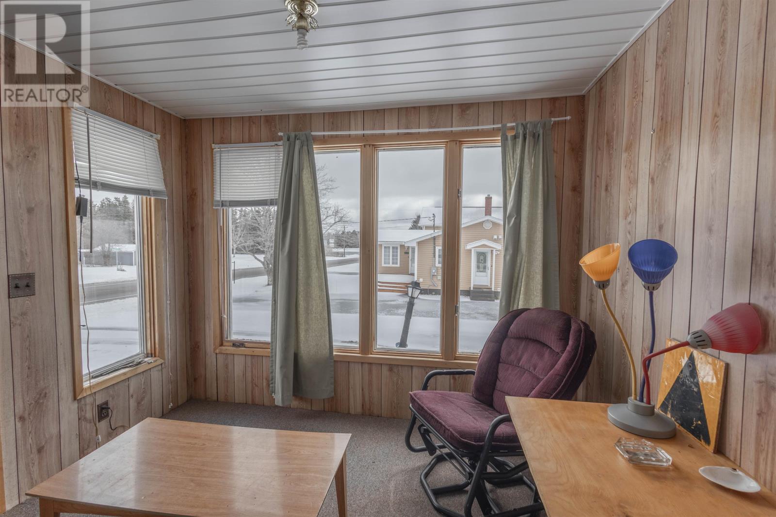 1212 GLADSTONE ROAD - 21