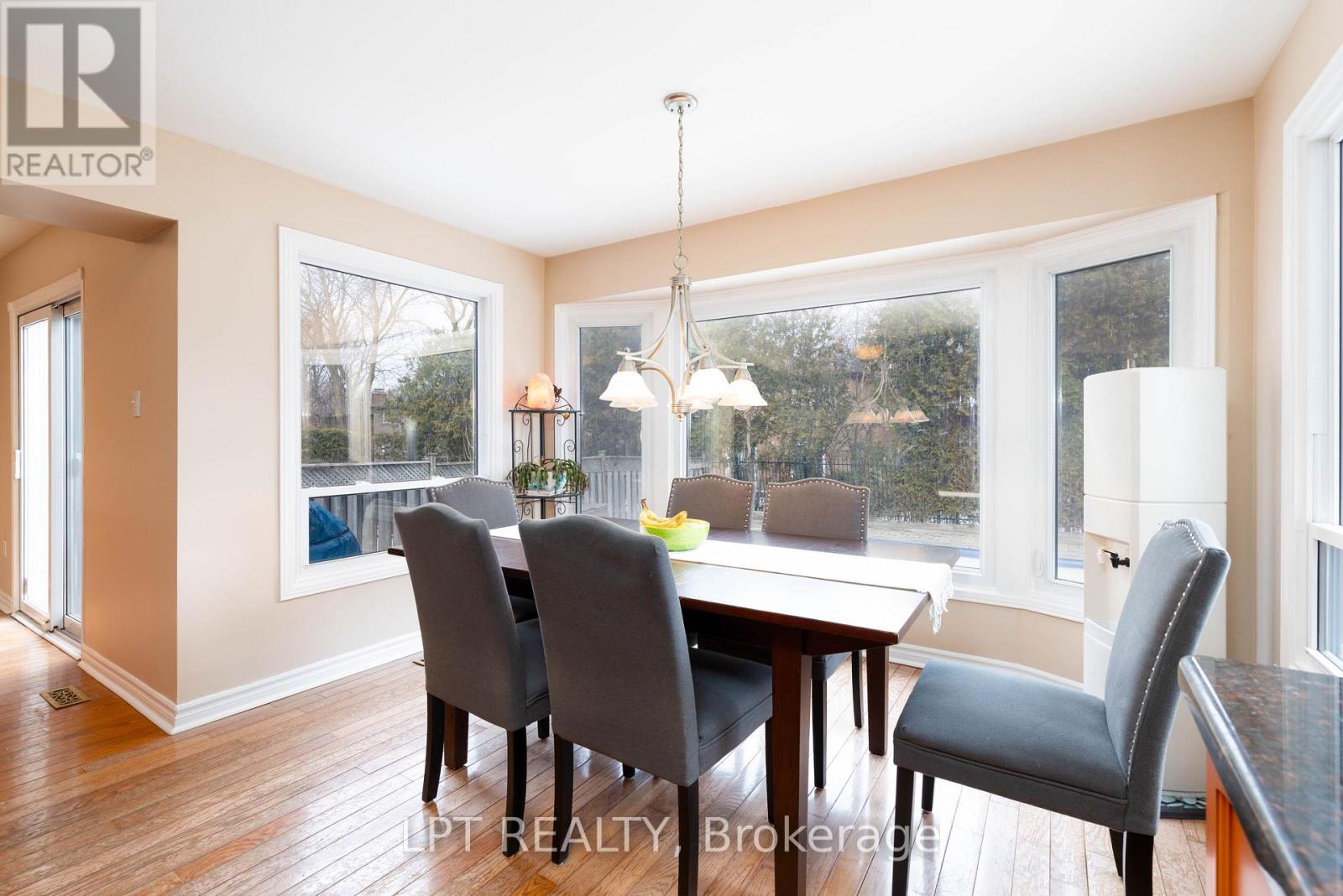 54 MEYER CIRCLE - 10