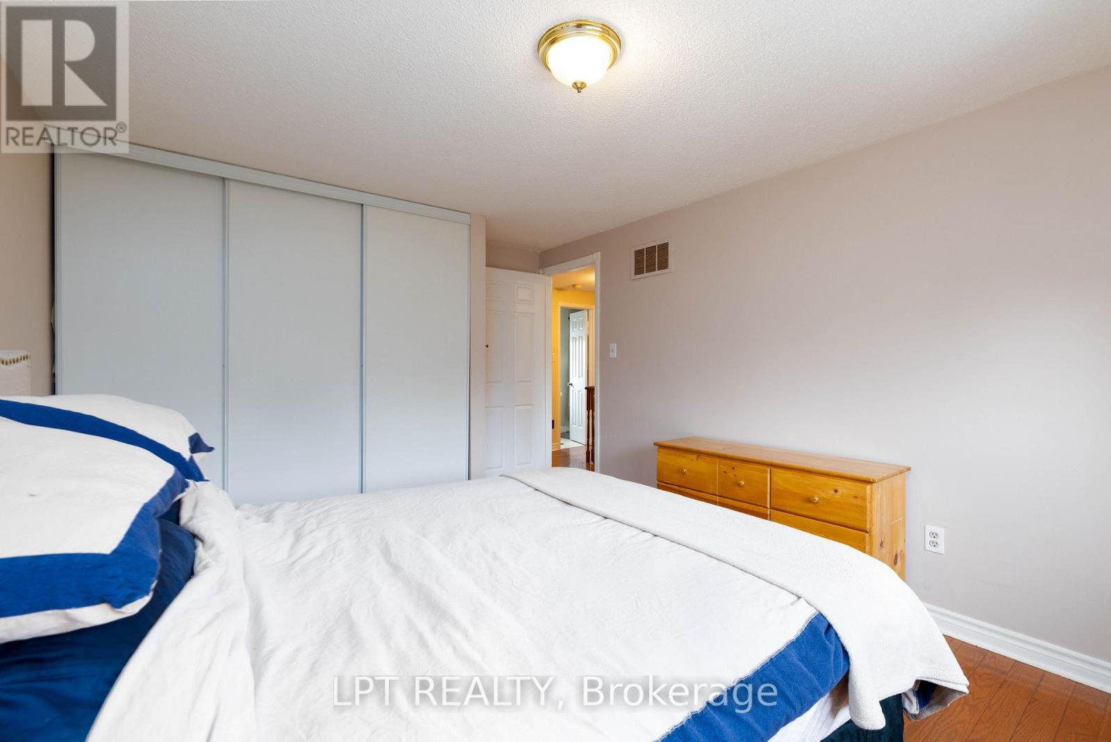 54 MEYER CIRCLE - 21