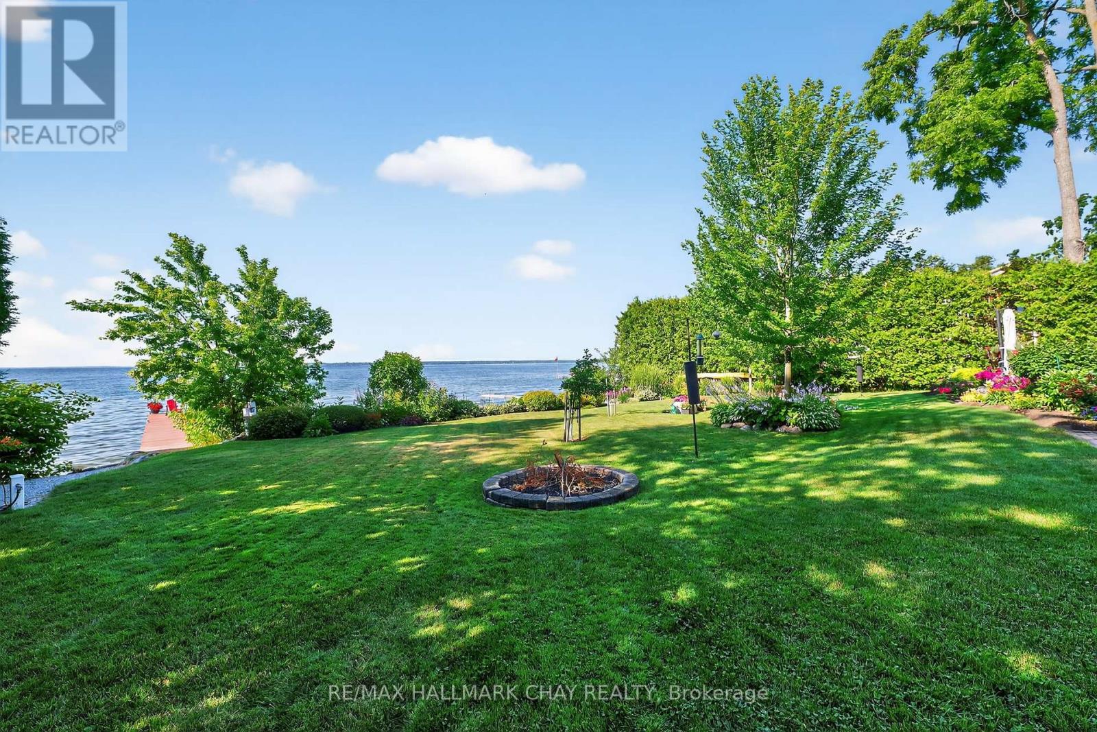 7 LAKESHORE ROAD E - 11