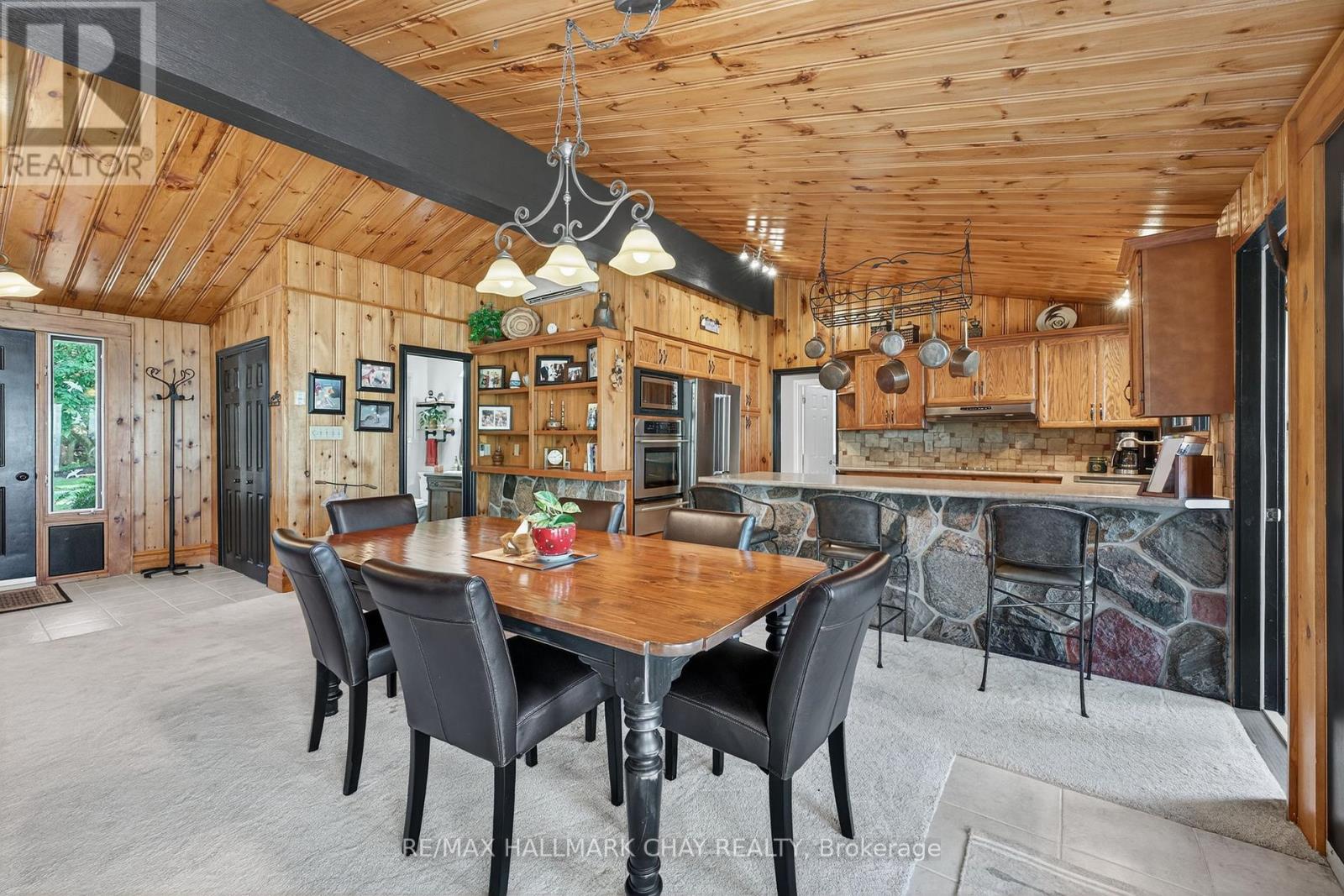 7 LAKESHORE ROAD E - 22