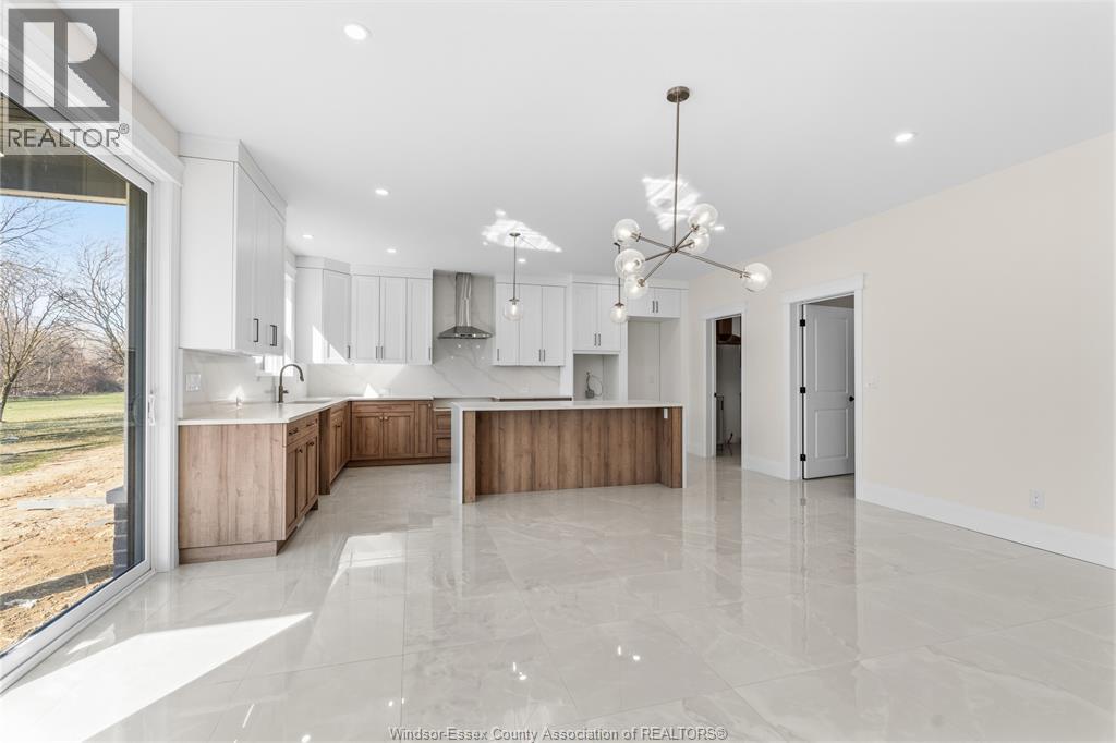 2584 MAYFAIR - 11