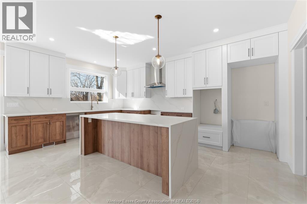 2584 MAYFAIR - 12