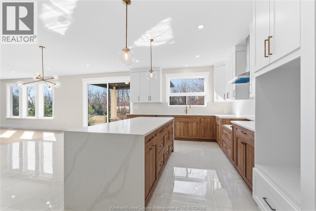 2584 MAYFAIR - 14