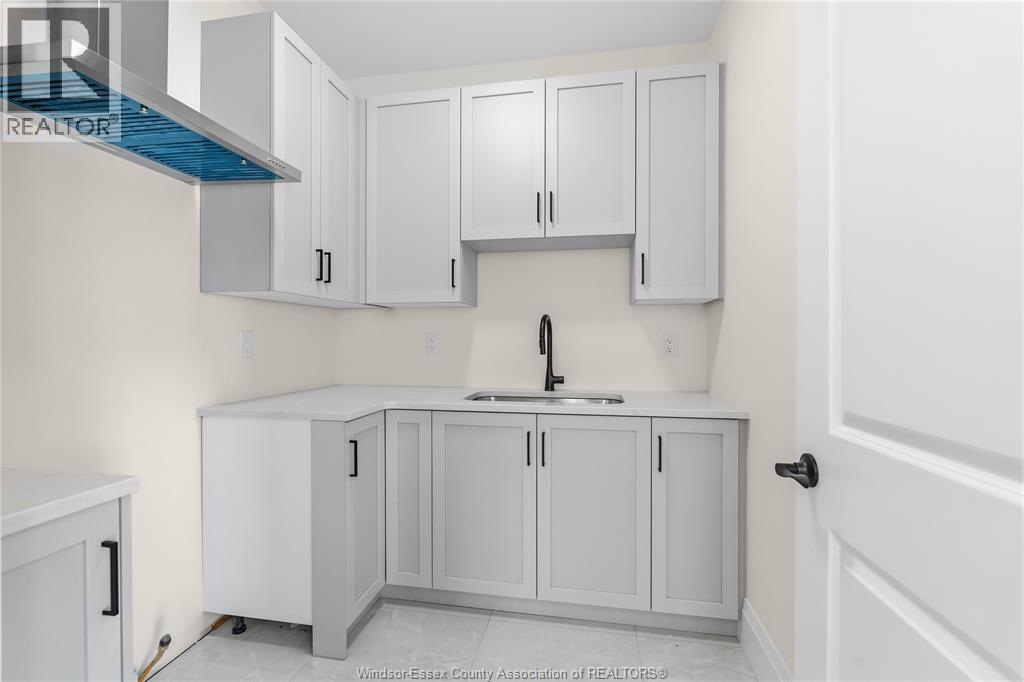 2584 MAYFAIR - 16
