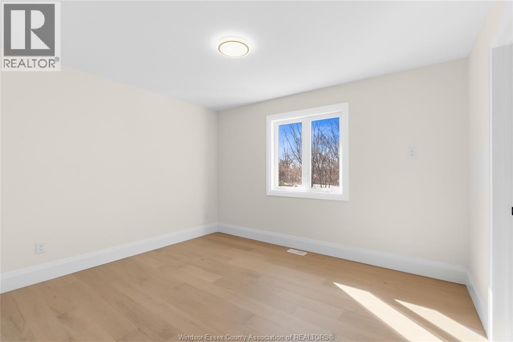 2584 MAYFAIR - 18