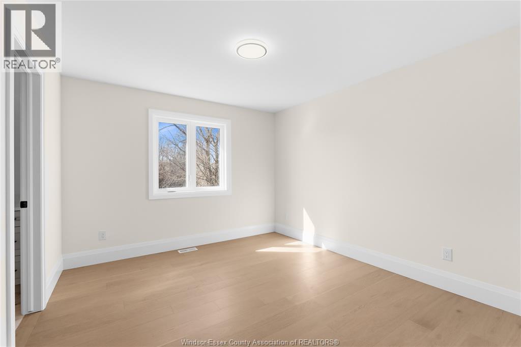 2584 MAYFAIR - 19