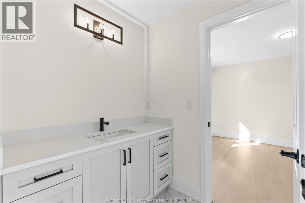 2584 MAYFAIR - 20