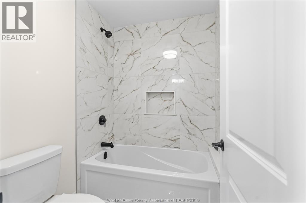 2584 MAYFAIR - 21