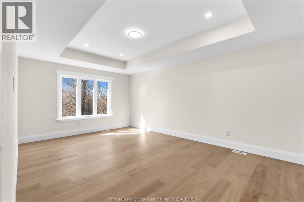 2584 MAYFAIR - 22