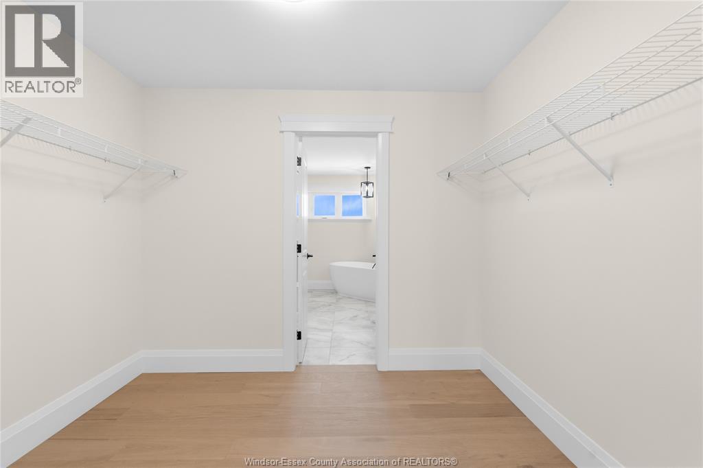 2584 MAYFAIR - 23