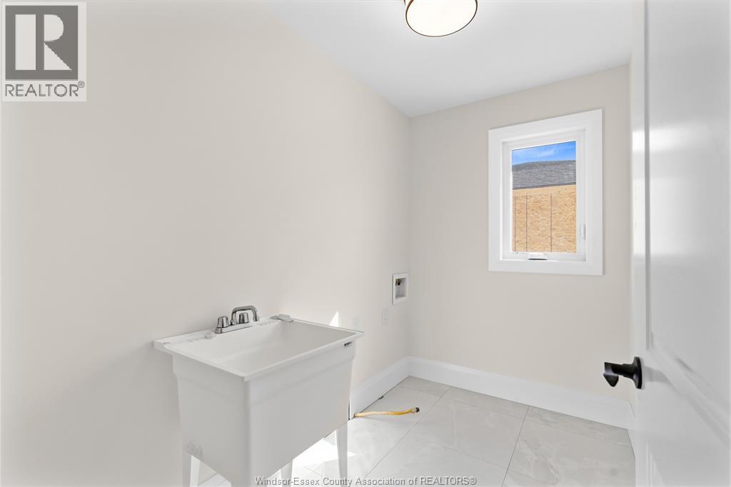 2584 MAYFAIR - 26