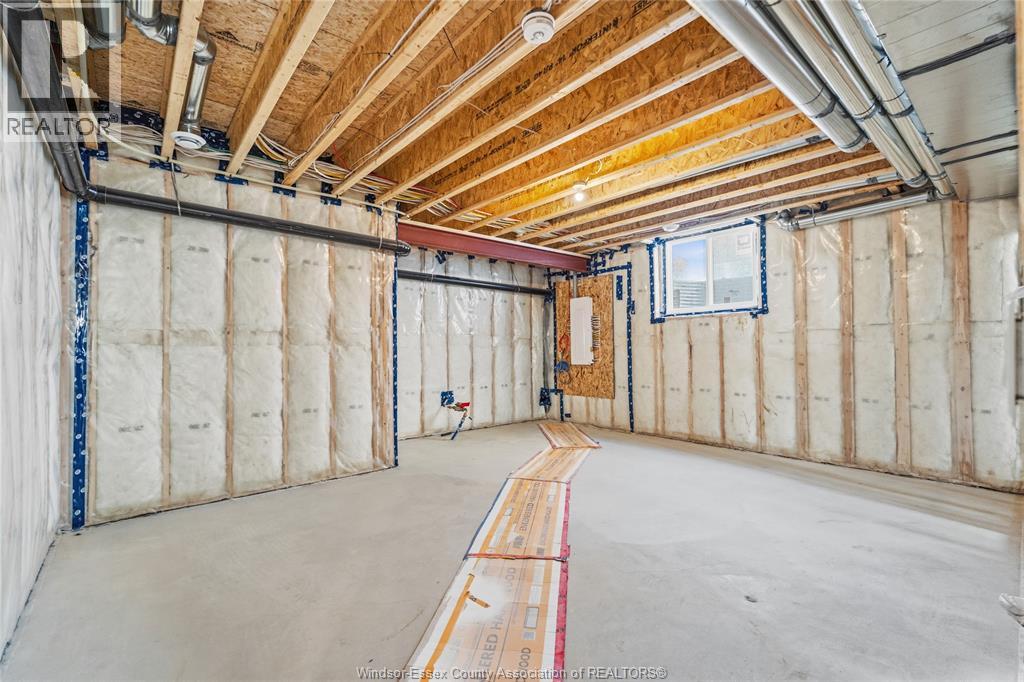 2584 MAYFAIR - 29