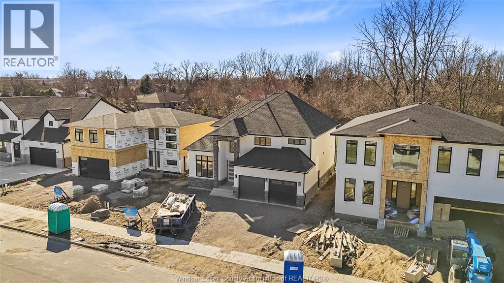 2584 MAYFAIR - 32
