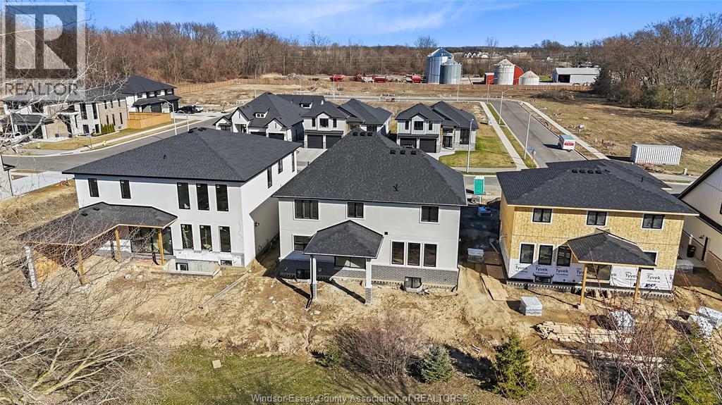 2584 MAYFAIR - 33