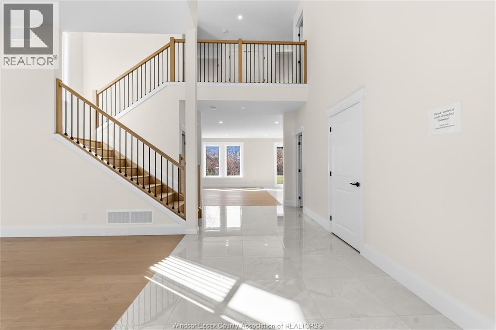 2584 MAYFAIR - 5