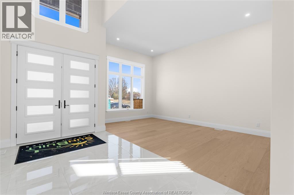 2584 MAYFAIR - 6